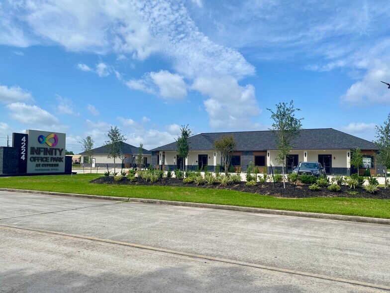 More Photos Of 4224 Cypress Creek Pky, Houston Office For Sale