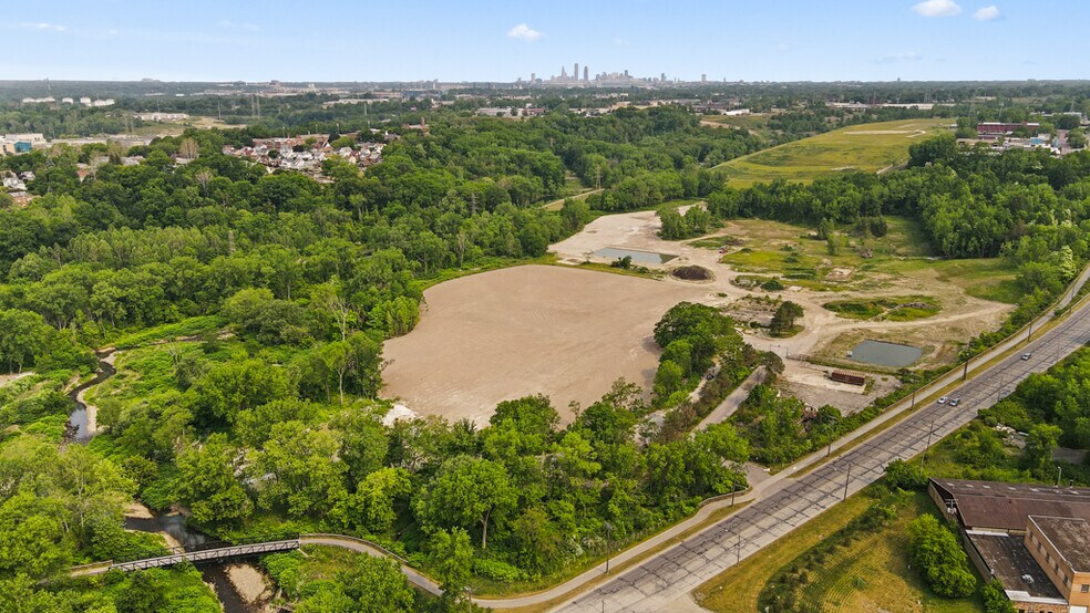 More Photos Of 5000 Warner Rd, Garfield Heights Land For Sale