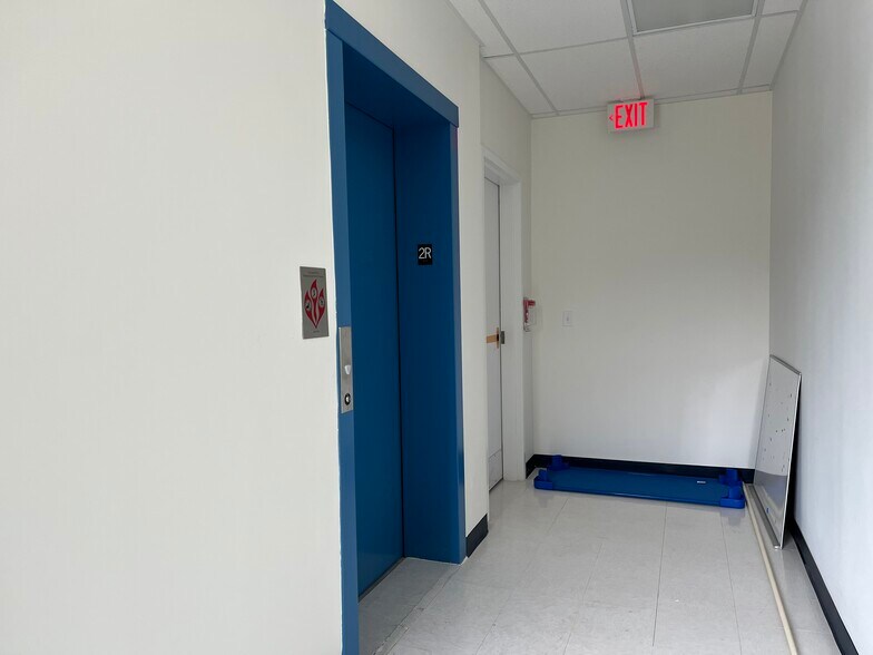 More Photos Of 3754 Us-1 N, Monmouth Junction Daycare Center For Lease