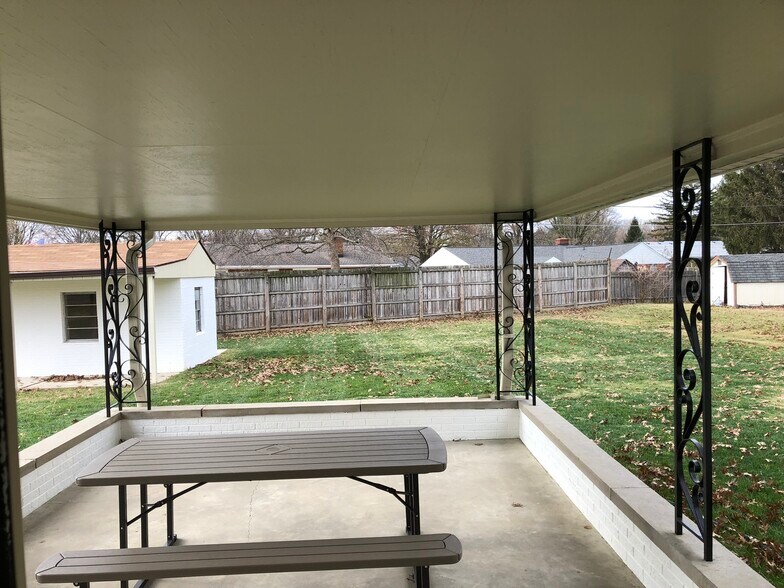 More Photos Of 7662 US 31 S, Indianapolis Office Residential For Sale