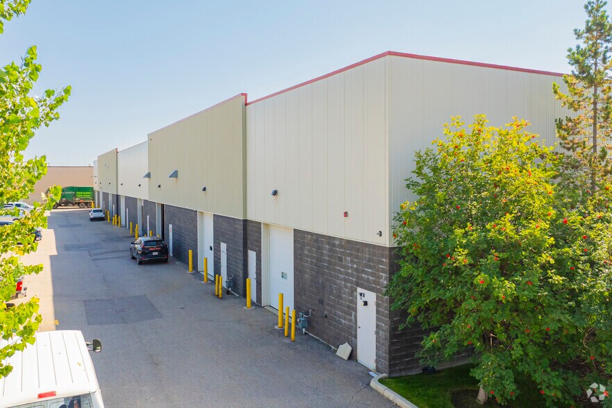 More Photos Of 10672 46th St SE, Calgary Light Distribution For Sale