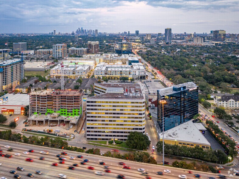 More Photos Of 2425 West Loop South, Houston Office For Lease