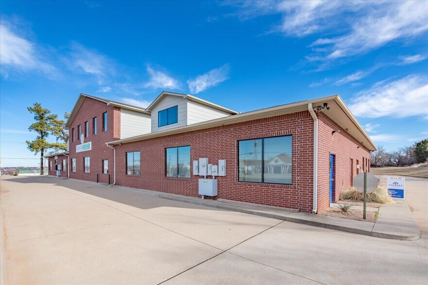 More Photos Of 2230 S Division St, Guthrie Storefront Retail Office For Lease