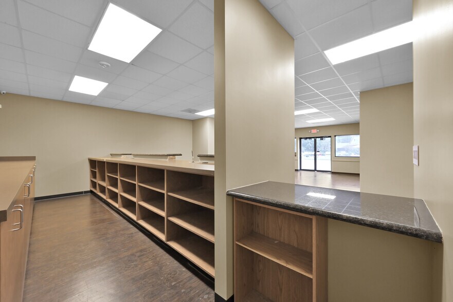 More Photos Of 1126 Rayford Rd, Spring Medical For Sale