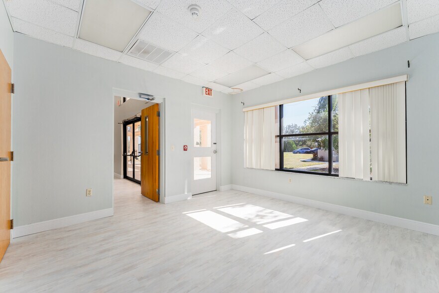 More Photos Of 37104 Clinton Ave, Dade City Office For Lease