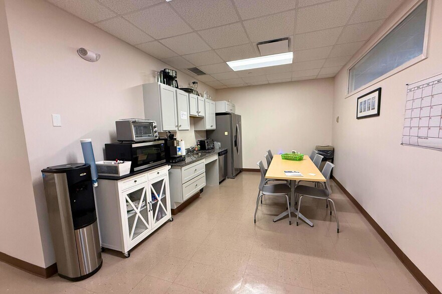 More Photos Of 1 Post Rd, Fairfield Office For Lease