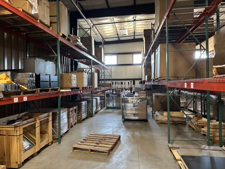 More Photos Of 1005 16th Ave S, Princeton Manufacturing For Sale