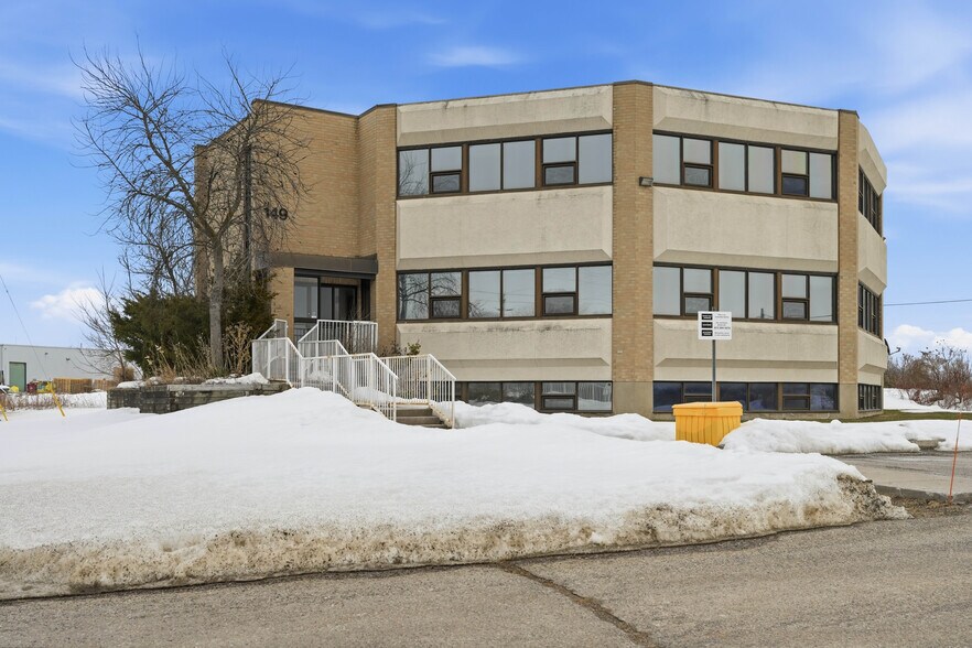Primary Photo Of 149 N Murray St, Quinte West Office For Sale