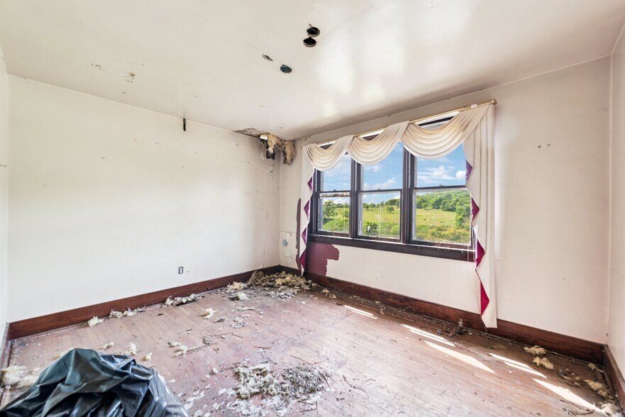 More Photos Of 920 Washington Rd, Washington Office For Sale