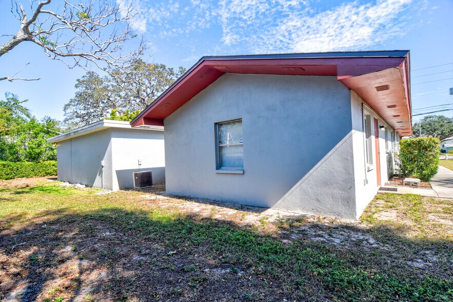 More Photos Of 11470 Oakhurst Rd, Largo Office For Sale