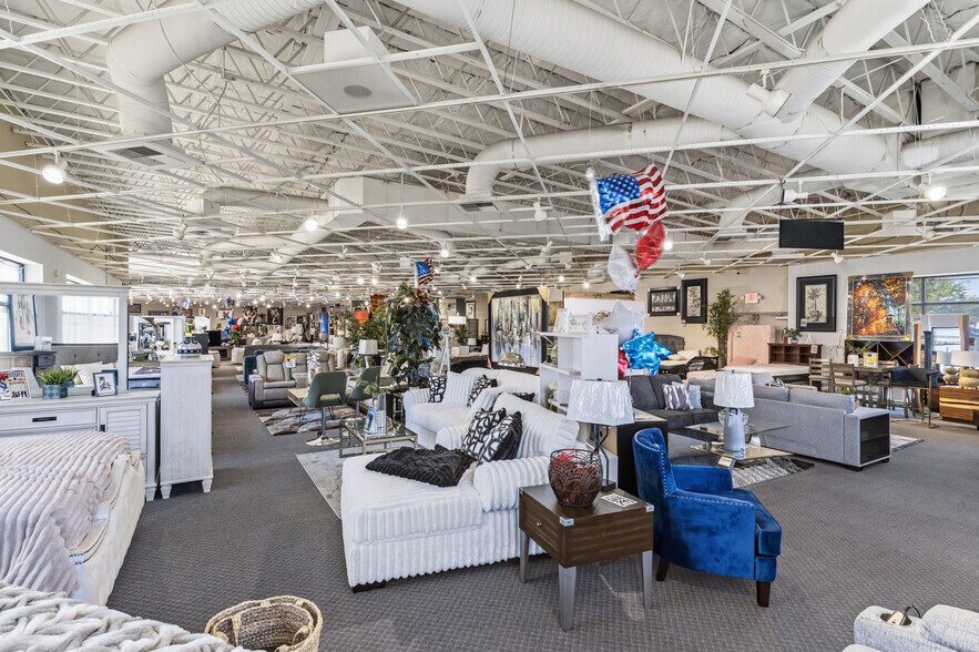 More Photos Of , Las Vegas General Retail For Sale