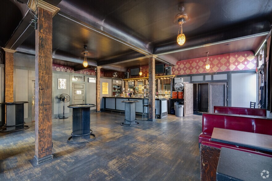 More Photos Of 3862 SE Hawthorne Blvd, Portland Movie Theatre For Sale