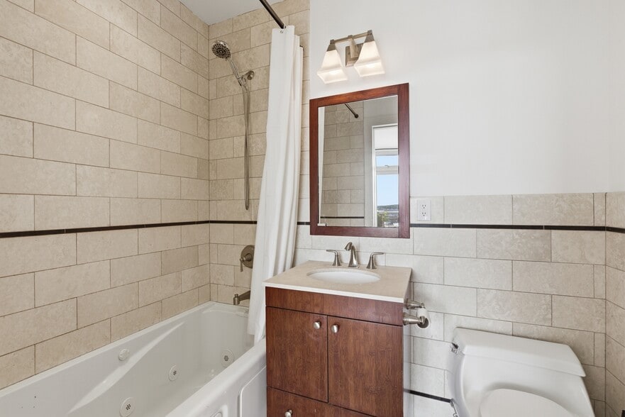More Photos Of 146 Diamond St, Brooklyn Apartments For Sale
