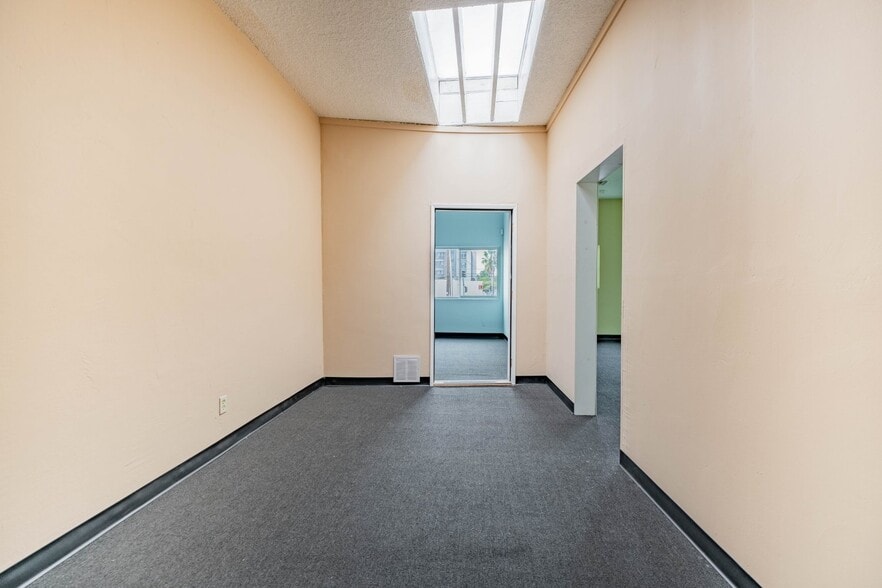 More Photos Of 5338 Vineland Ave, North Hollywood Restaurant For Lease