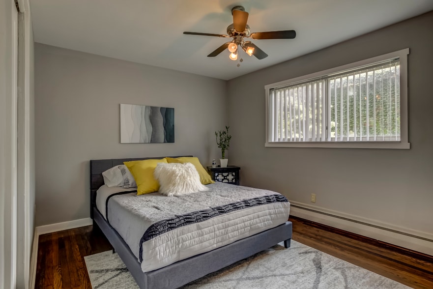 More Photos Of 629 W Maple Rd, Clawson Apartments For Sale