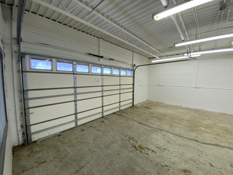 More Photos Of 213 S Rockford Ave, Tulsa Warehouse For Lease