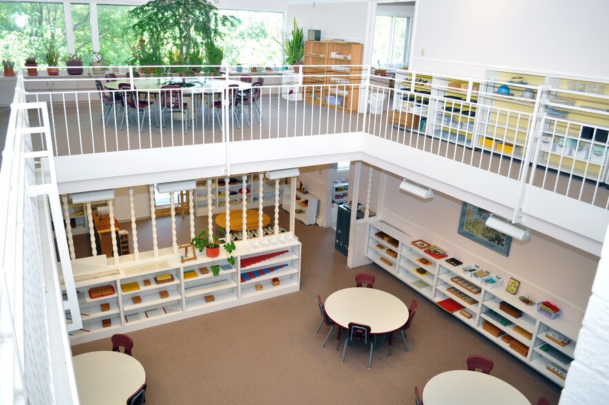 More Photos Of 17892 Chillicothe Rd, Chagrin Falls Office For Sale