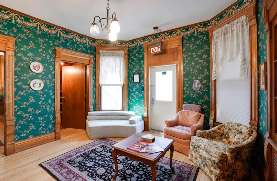 More Photos Of 211 Wisconsin Ave, Wisconsin Dells Hotel For Sale