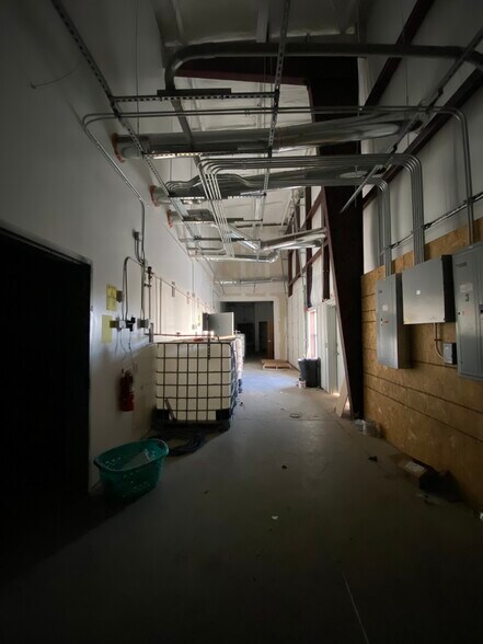 More Photos Of 4204 28th Ave NW, Norman Industrial For Lease