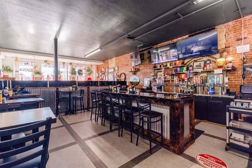 More Photos Of 10 S Main St, Fillmore Restaurant For Sale