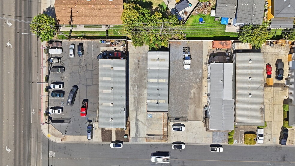 More Photos Of 1649 Carnegie St, Turlock Warehouse For Lease
