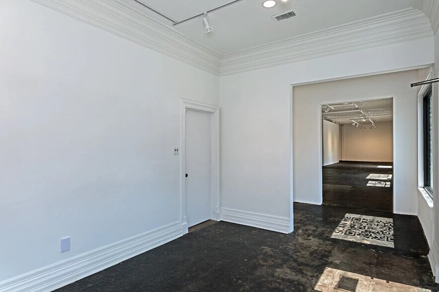 More Photos Of 217 Fairview Ave, Houston Freestanding For Lease