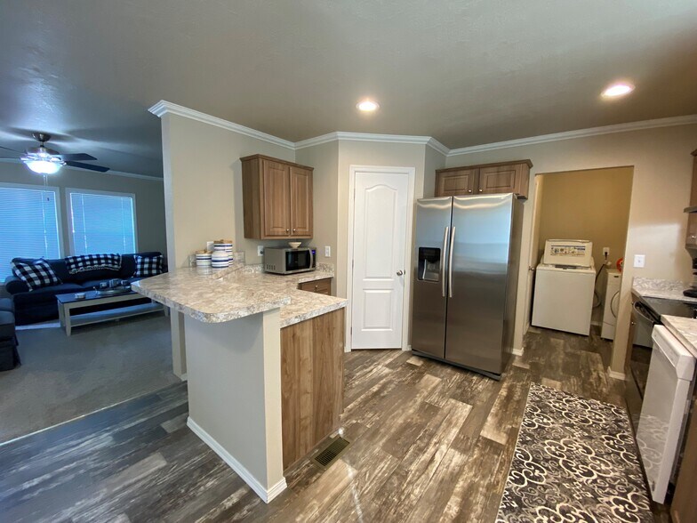 More Photos Of 8 W Curlew Lake Rd, Republic Self Storage For Sale