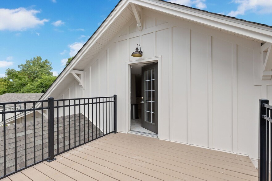 More Photos Of 157 Old Shackle Island Rd, Hendersonville Storefront Retail Office For Sale