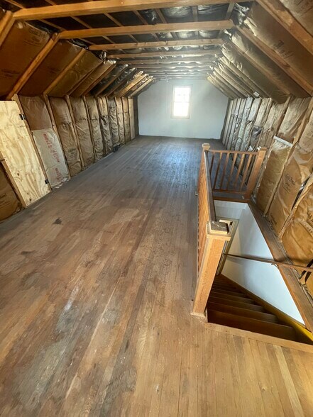 More Photos Of 246 N Buhl Farm Dr, Hermitage Flex For Sale