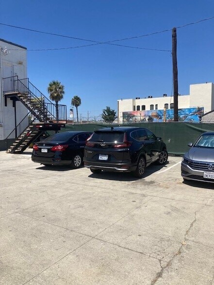 More Photos Of 522-524 N Avalon Blvd, Wilmington Storefront Retail Office For Sale