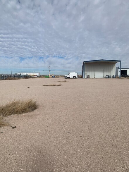 More Photos Of 8415 W Interstate 20, Midland Warehouse For Lease