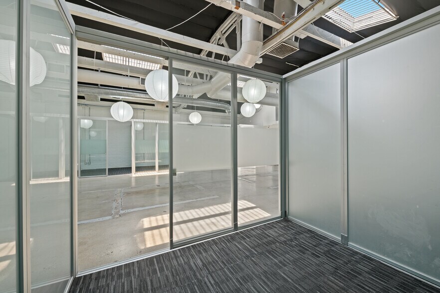 More Photos Of 6910-6912 Santa Monica Blvd, Los Angeles Loft Creative Space For Lease