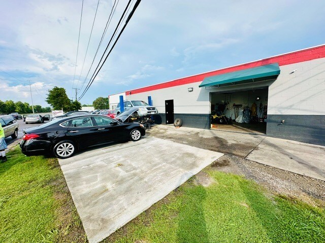 More Photos Of 1425 W Pembroke Ave, Hampton Auto Dealership For Sale