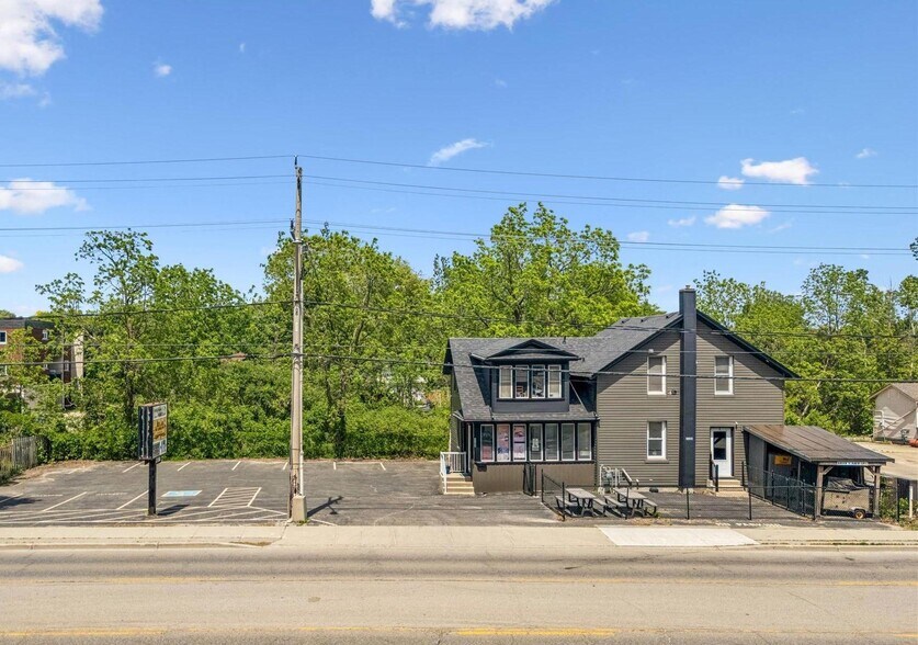 More Photos Of 3188 King St E, Kitchener Freestanding For Sale