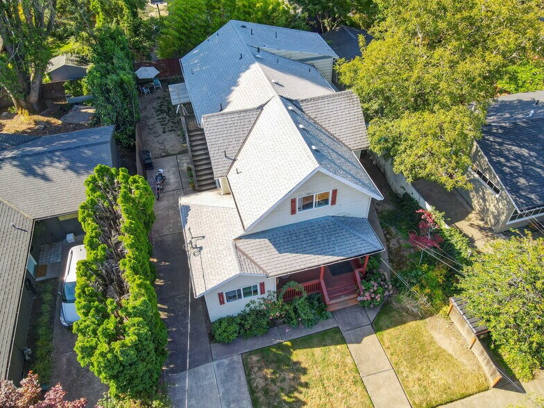 More Photos Of 1414 SE Lambert St, Portland Apartments For Sale