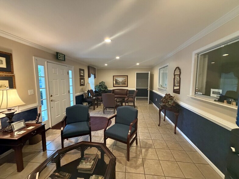 More Photos Of 730 E Second St, Blue Ridge Office For Sale