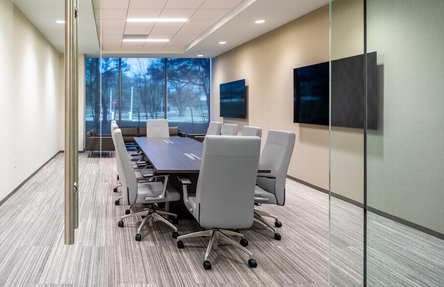 More Photos Of 575 N Dairy Ashford Rd, Houston Office For Sale