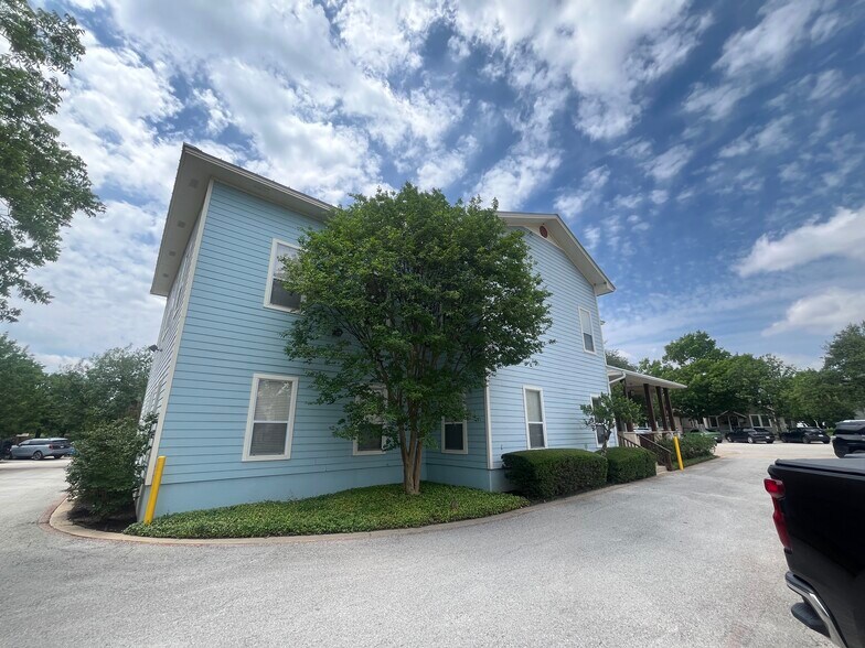 More Photos Of 309 W Main St, Round Rock Office For Sale