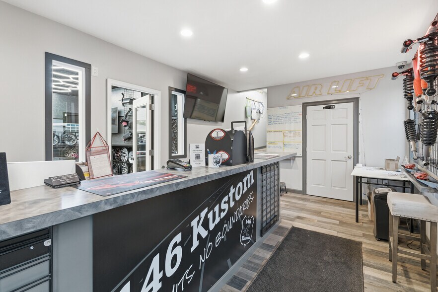 More Photos Of 1097 Eddie Dowling Hwy, North Smithfield Service Station For Sale