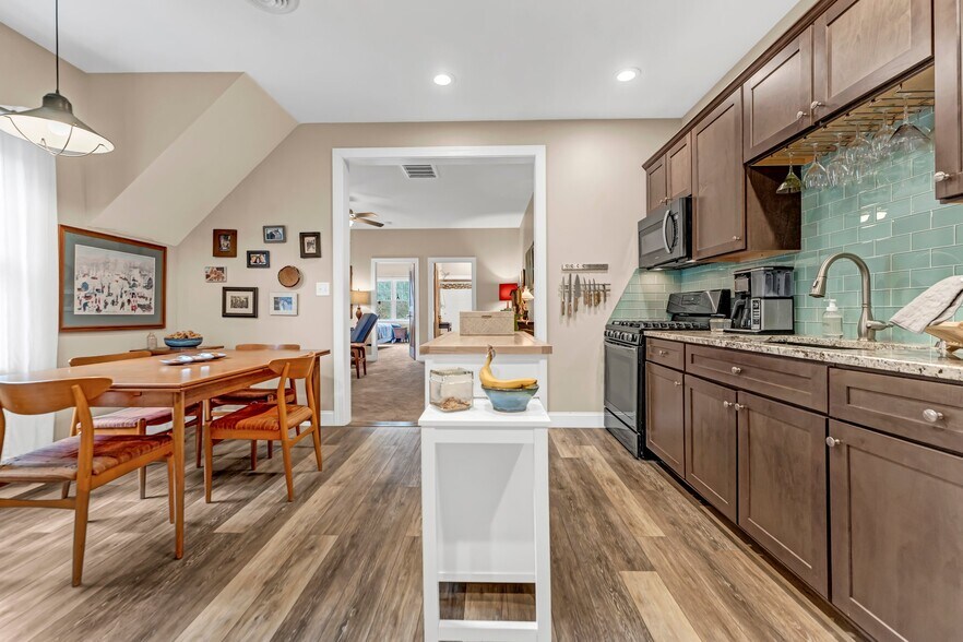 More Photos Of 6576 E Quaker St, Orchard Park Freestanding For Sale