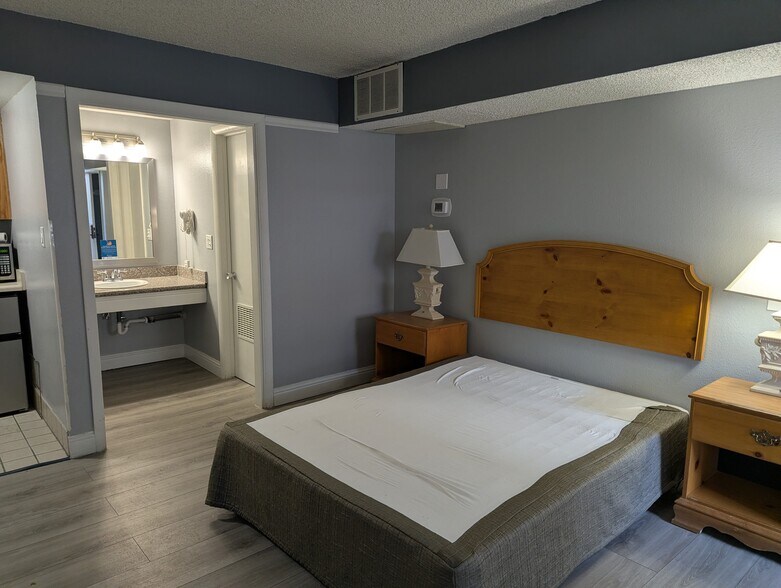 More Photos Of 140 Court St, Reno Hotel For Sale