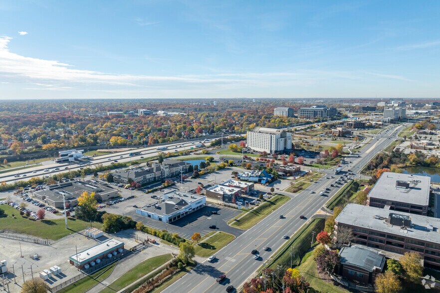 More Photos Of 801 E Butterfield Rd, Lombard Unknown For Lease