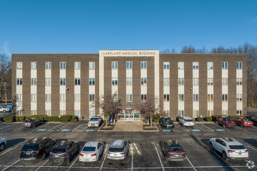 More Photos Of 25701 N Lakeland Blvd, Cleveland Medical For Lease