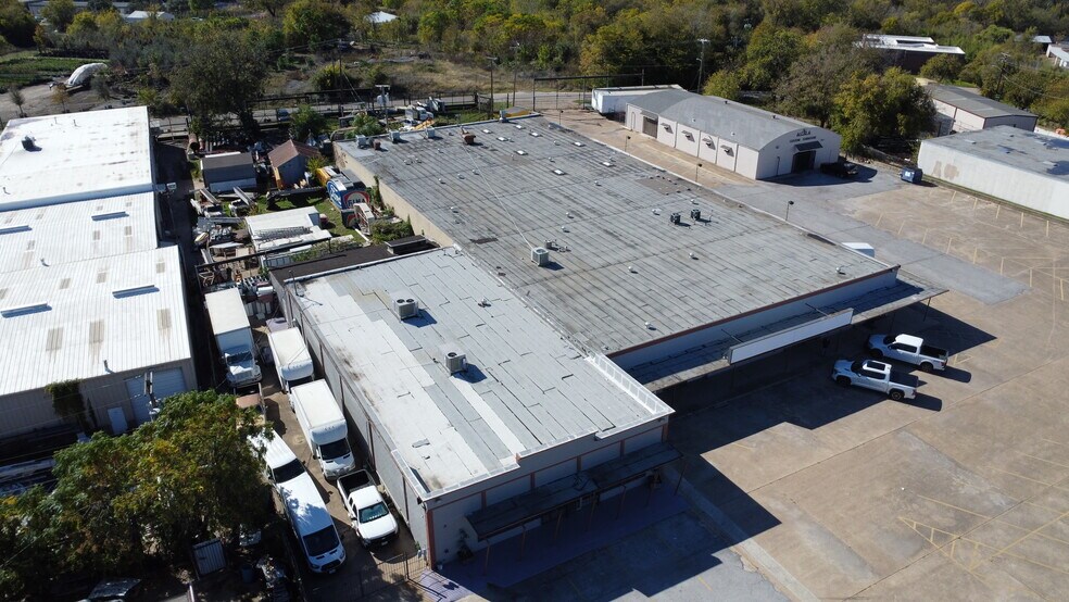 More Photos Of 5520 Military Pky, Dallas Industrial For Sale
