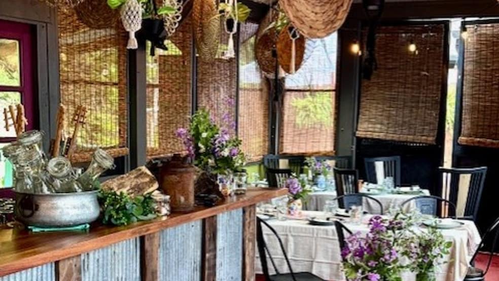 More Photos Of 216 Woodside Ave, Newton Restaurant For Sale