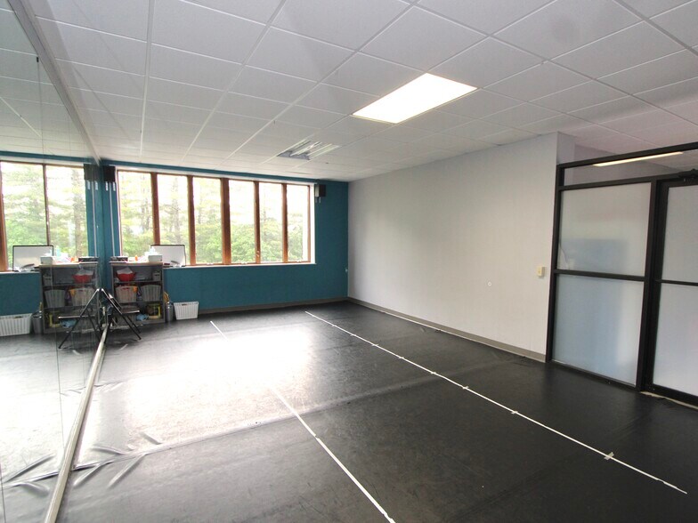 More Photos Of 44 Southbridge Rd, Dudley Light Manufacturing For Lease