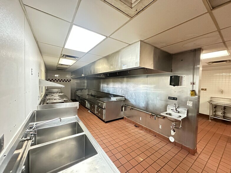 More Photos Of 705 S 500 E, American Fork Restaurant For Lease