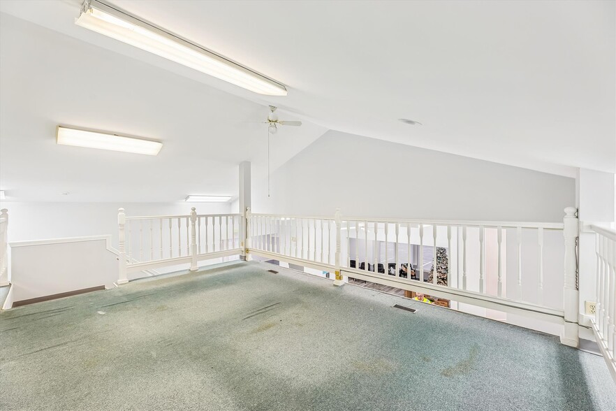 More Photos Of 12090-12114 Old Line Ctr, Waldorf General Retail For Sale