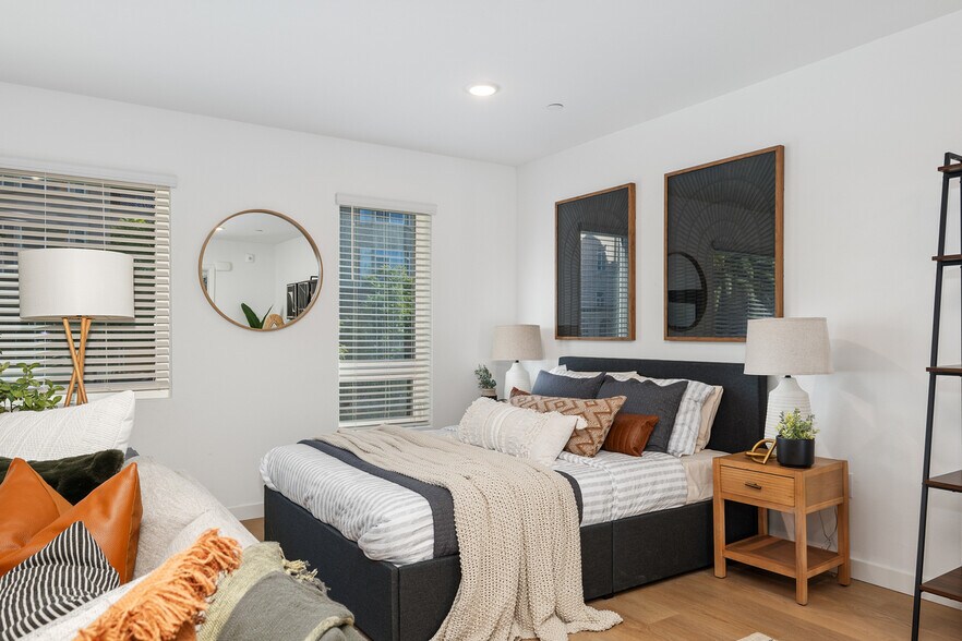 More Photos Of 2426 4th Ave, San Diego Apartments For Lease