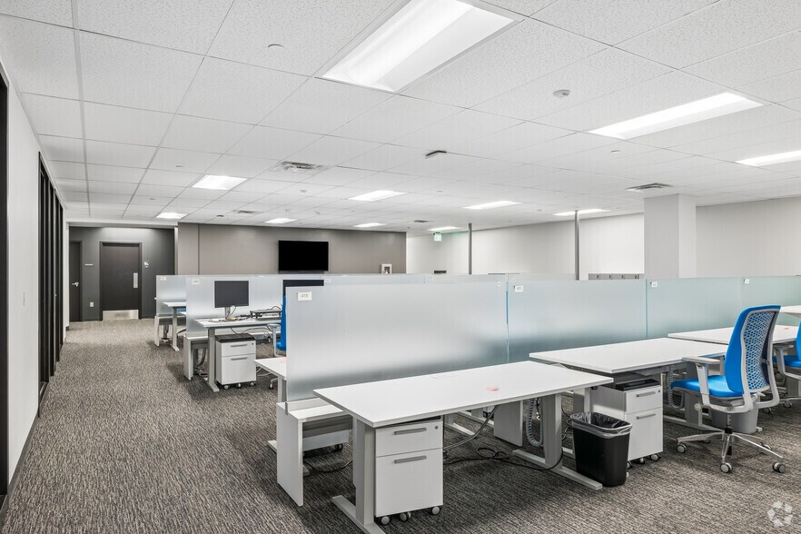 More Photos Of 6800 W 115th St, Overland Park Coworking Space